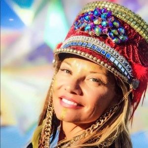 🔥🎩❤️Custom made red/gold band hat❤️🎩🔥